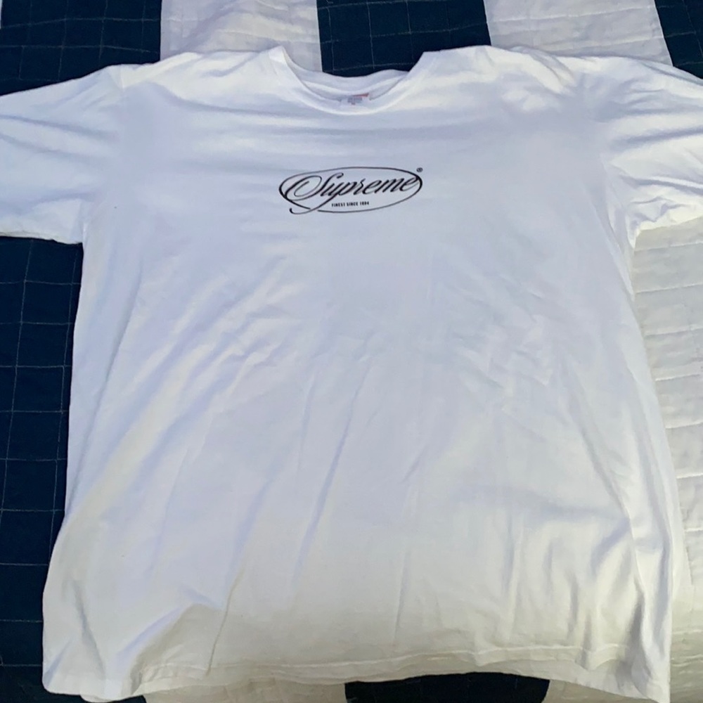 Supreme script logo t shirt size XL